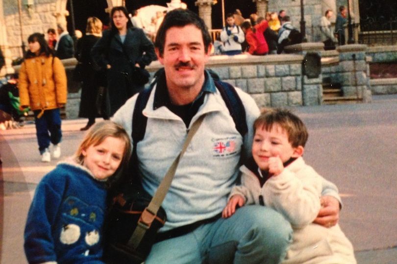 Sports writer Mike Ward, H’69 dies